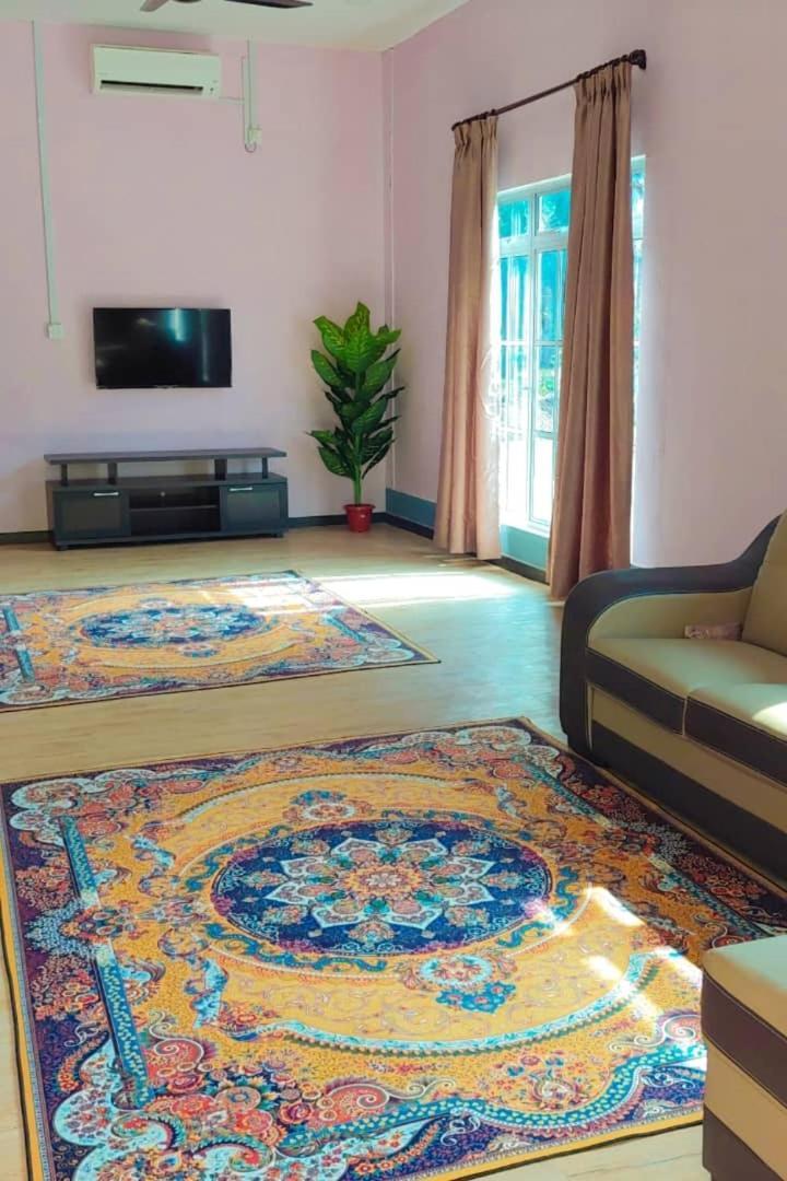 Teratak Kayu Homestay Бату Пахат Екстериор снимка